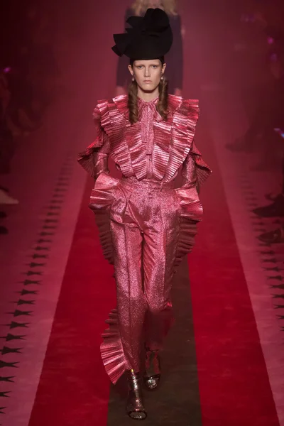 Look 8